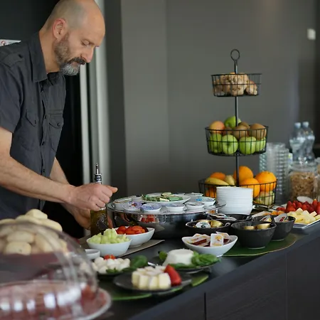 Aplo - Breakfast Experience 호텔