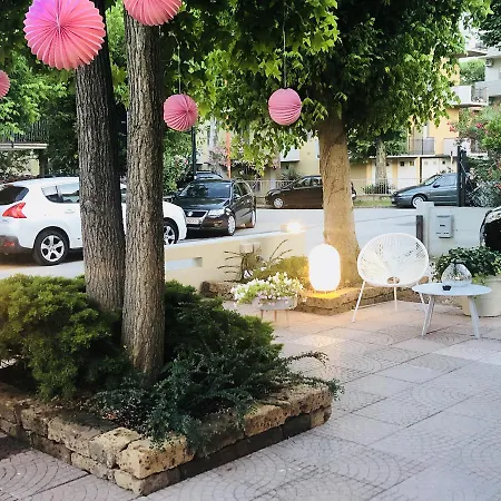 Aplo Hotel