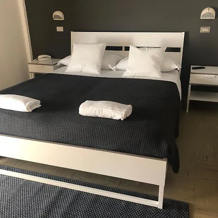 Aplo Hotel