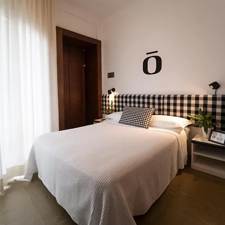 Aplo Hotel 3*
