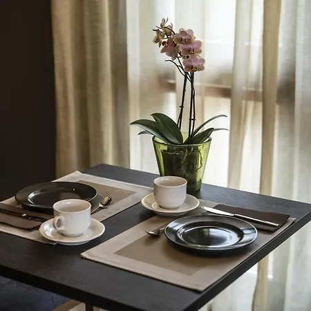 Aplo - Breakfast Experience Hotell
