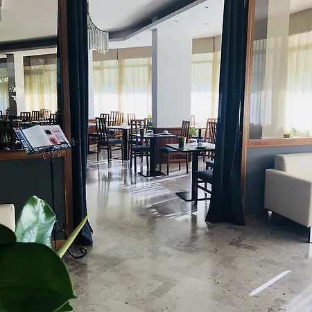 Hotel Aplo - Breakfast Experience 3*