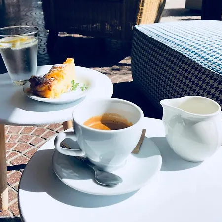 Aplo - Breakfast Experience 3*