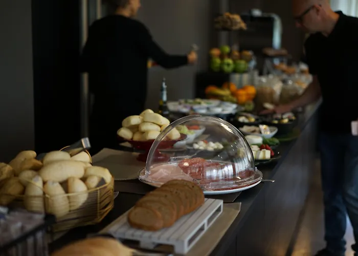 Aplo - Breakfast Experience فندق 3*