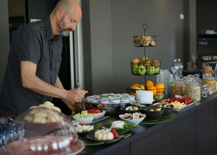 Aplo - Breakfast Experience فندق